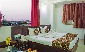 Hotel Taj Galaxy Agra 3*